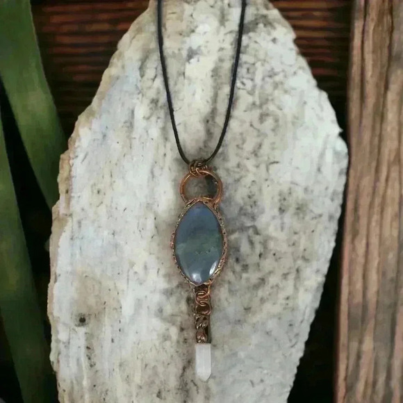Genuine Labradorite Stone White Crystal Copper Handmade Pendant Necklace - Picture 6 of 8